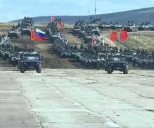 普京观摩中俄军演 系两国军队首次联合演习