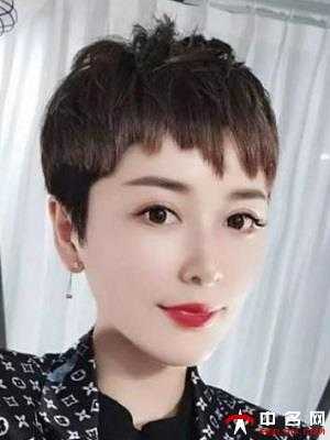 最流行的清爽女生短发发型个性潮女夏季发型首选