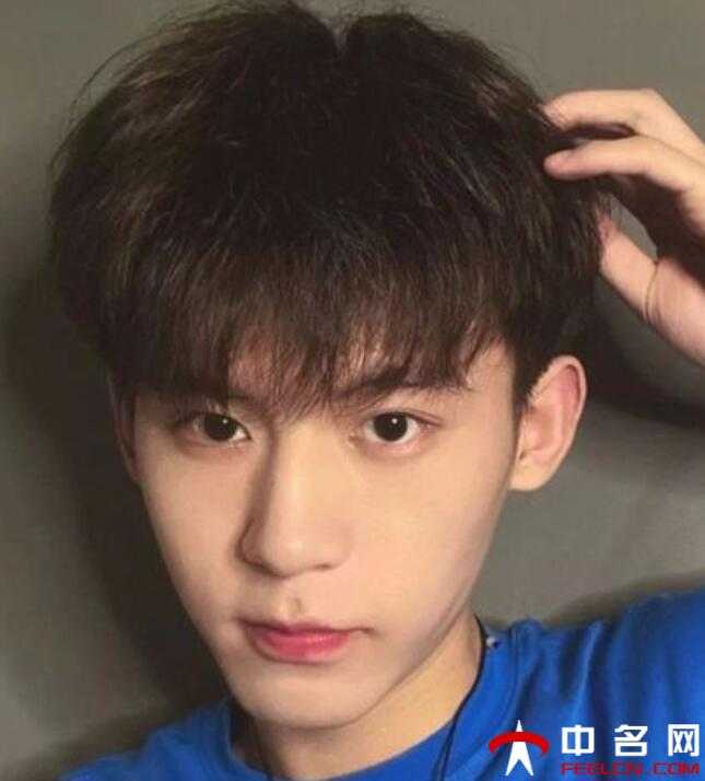 2021男生齐刘海碎发挑选适合自己的发型