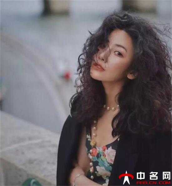 香港80复古长发发型女图片